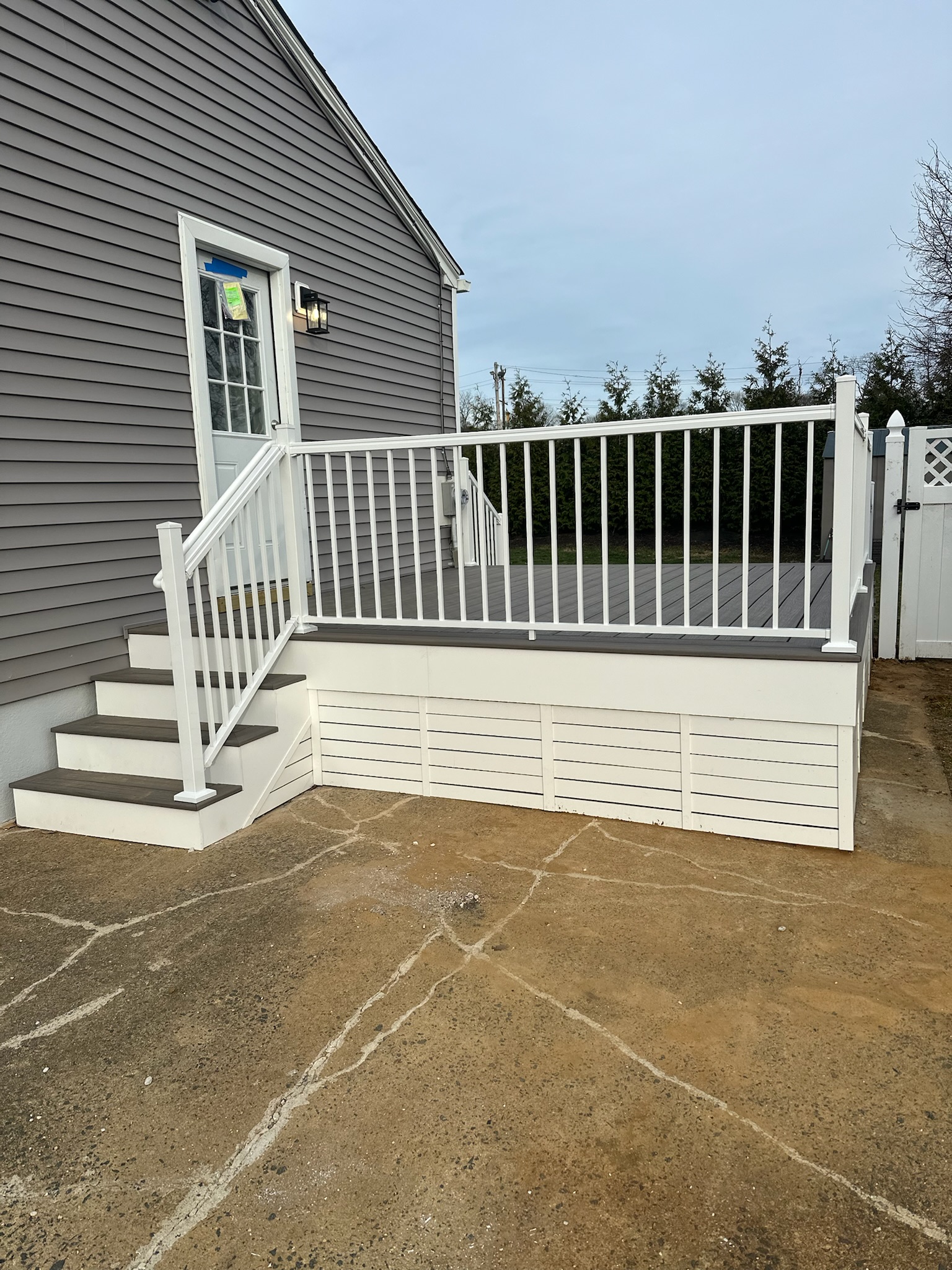 Deck Gray Modern - Photo 6